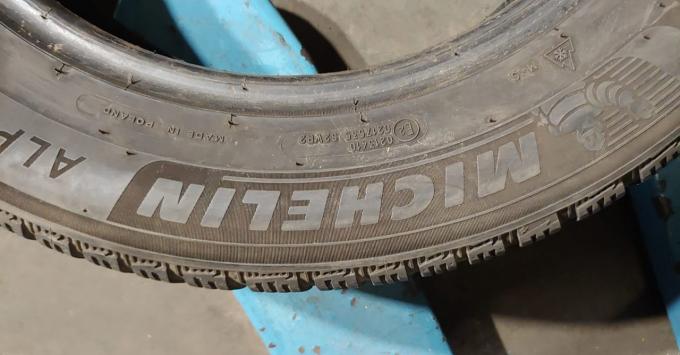 Michelin Alpin 6 205/60 R16 96H