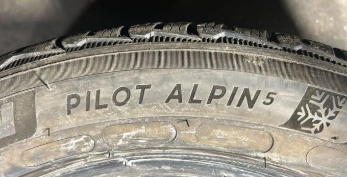 Michelin Pilot Alpin 5 225/50 R18 99V