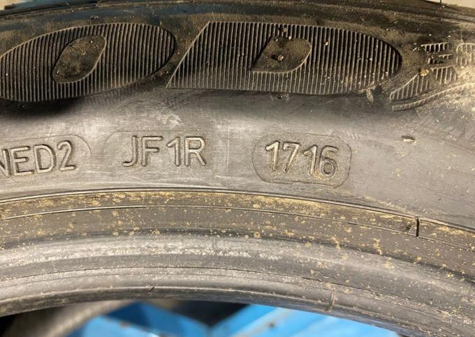 Goodyear EfficientGrip 275/40 R19 101Y