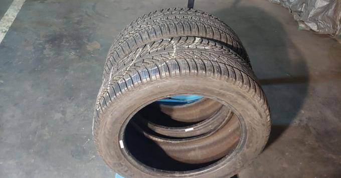 Goodyear UltraGrip 8 Performance 225/55 R17 97H