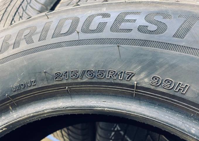 Bridgestone Blizzak LM-001 215/65 R17 99H