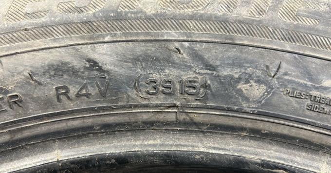 Bridgestone Blizzak LM-80 Evo 215/60 R17 96H