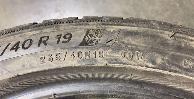 Michelin Pilot Alpin 5 235/40 R19 96W