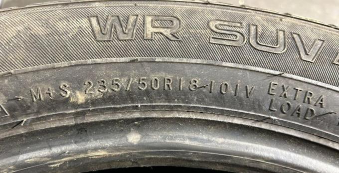 Nokian Tyres WR SUV 4 235/50 R18 101V