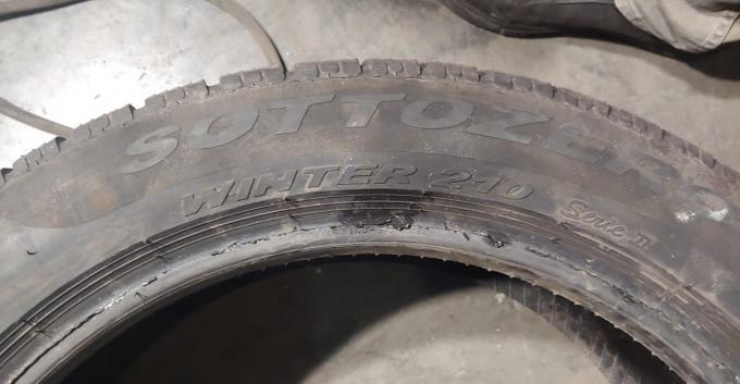 Pirelli Winter Sottozero 210 Serie II 235/50 R19 103H