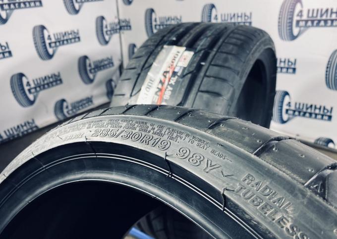 Bridgestone Potenza S001 285/30 R19 98Y