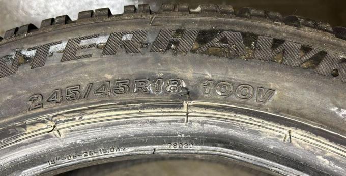 Firestone Winterhawk 4 245/45 R18 100V