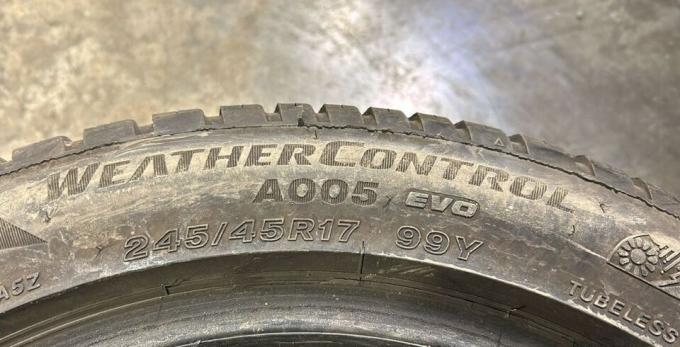 Bridgestone Weather Control A005 Evo 245/45 R17 99Y