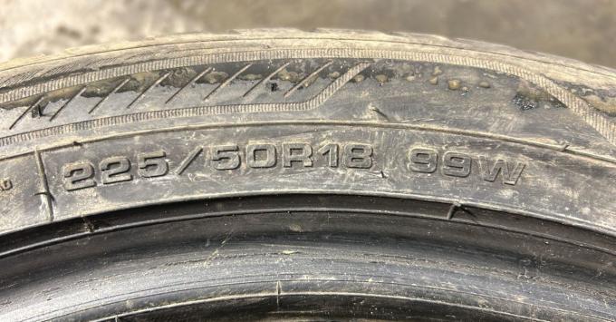 Goodyear Vector 4Seasons Gen-3 225/50 R18 99W