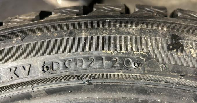 Bridgestone Blizzak DM-V3 295/35 R21 107T