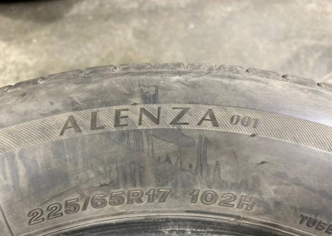 Bridgestone Alenza 001 225/65 R17 102H