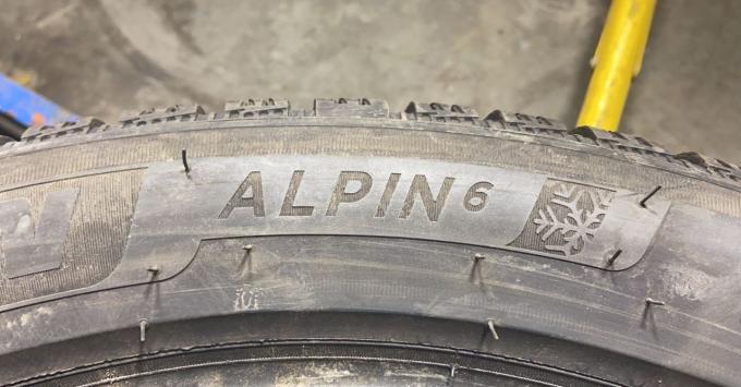 Michelin Alpin 6 205/55 R19 97H