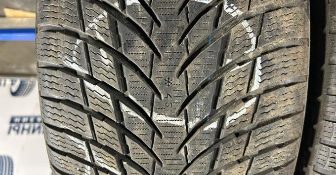 Nokian Tyres WR Snowproof P 235/40 R18 95V