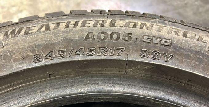 Bridgestone Weather Control A005 Evo 245/45 R17 99Y