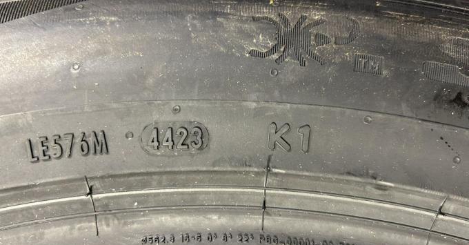 Pirelli Scorpion Ice Zero 2 285/45 R22 114H