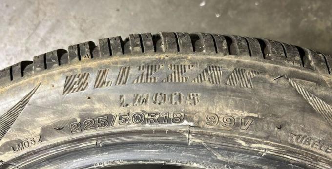 Bridgestone Blizzak LM-005 225/50 R18 99V