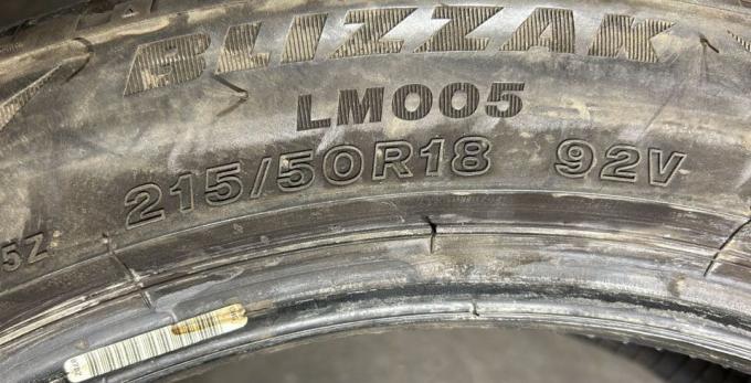 Bridgestone Blizzak LM-005 215/50 R18 92V