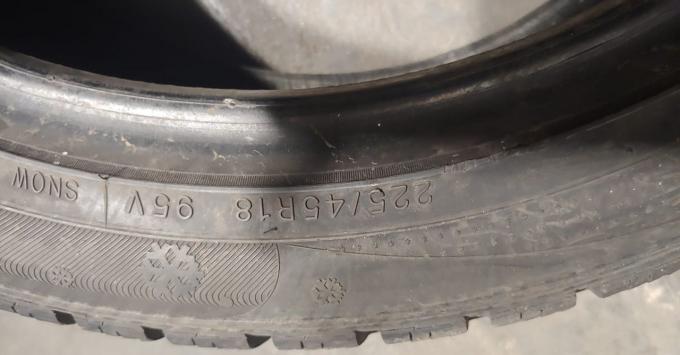 Kumho I'Zen KW27 225/45 R18 95V