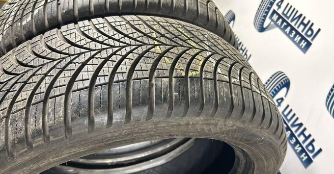 Goodyear Vector 4Seasons Gen-3 225/50 R18 99W