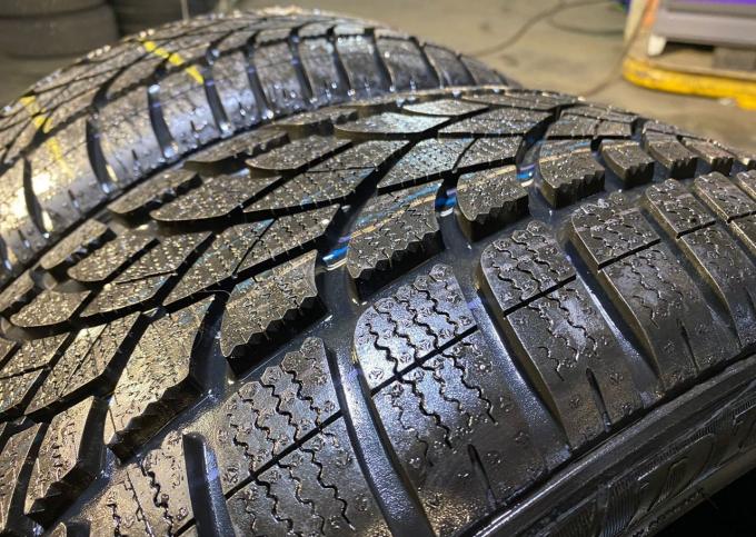 Dunlop SP Winter Sport 3D 235/45 R18 98H