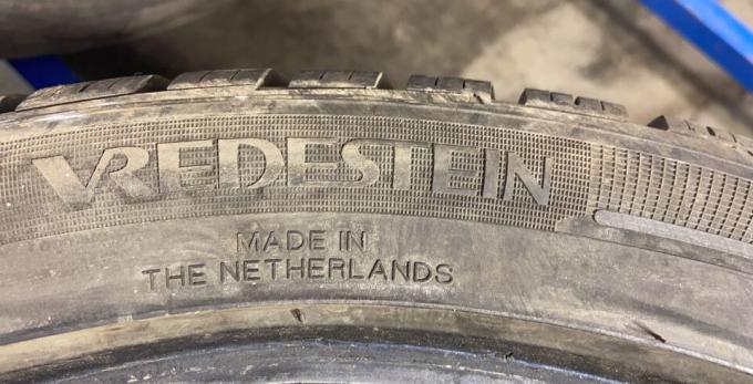 Vredestein Wintrac Pro 235/40 R19 96W