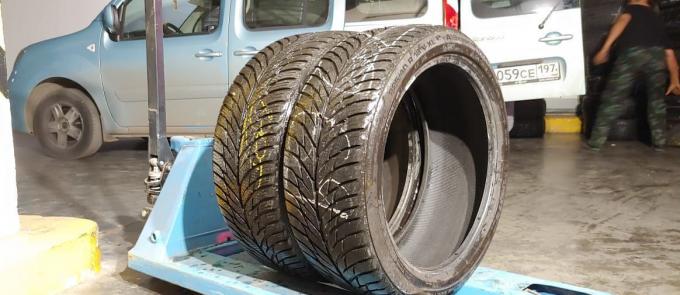 Uniroyal AllSeasonExpert 225/40 R18 92V