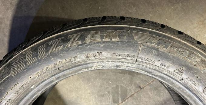 Bridgestone Blizzak LM-32 225/50 R17 94H