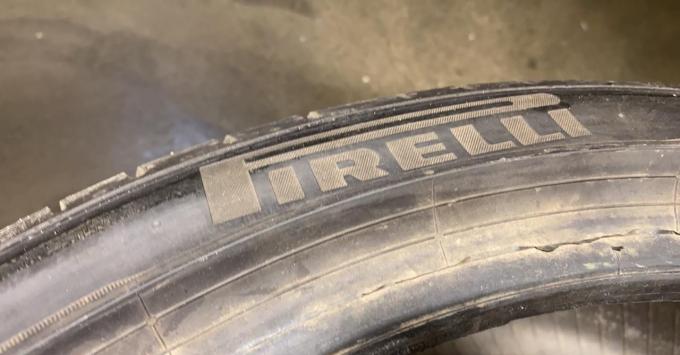 Pirelli P Zero PZ4 265/35 R20 99Y