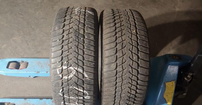 Goodyear UltraGrip Performance 2 225/40 R18 92V