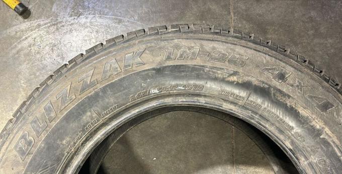 Bridgestone Blizzak LM-25 4x4 245/65 R17 107H