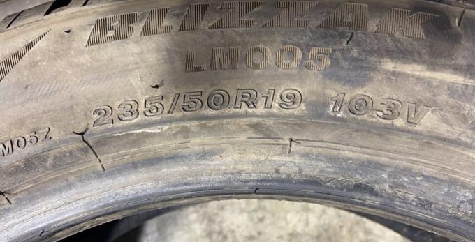 Bridgestone Blizzak LM-005 235/50 R19 103V