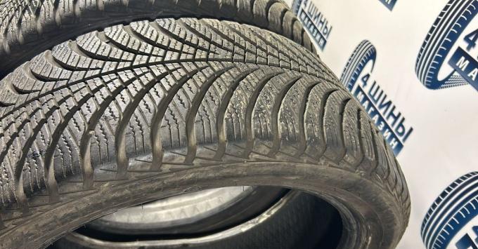 Goodyear Vector 4Seasons Gen-2 235/45 R18 98Y