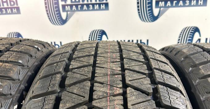 Bridgestone Blizzak DM-V3 295/35 R21 107T