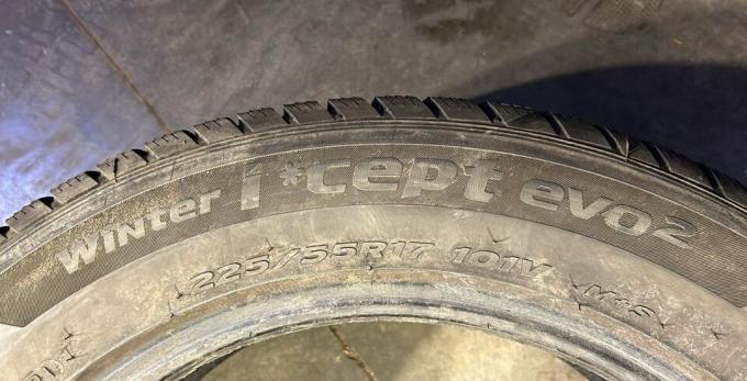 Hankook Winter I'Cept Evo2 W320 225/55 R17 101V