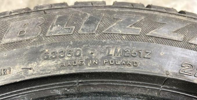 Bridgestone Blizzak LM-25 225/50 R17 94H