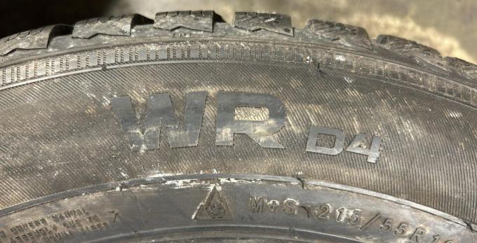 Nokian Tyres WR D4 215/55 R16 93H