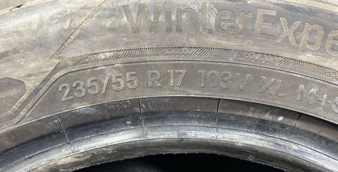 Uniroyal WinterExpert 235/55 R17 103V