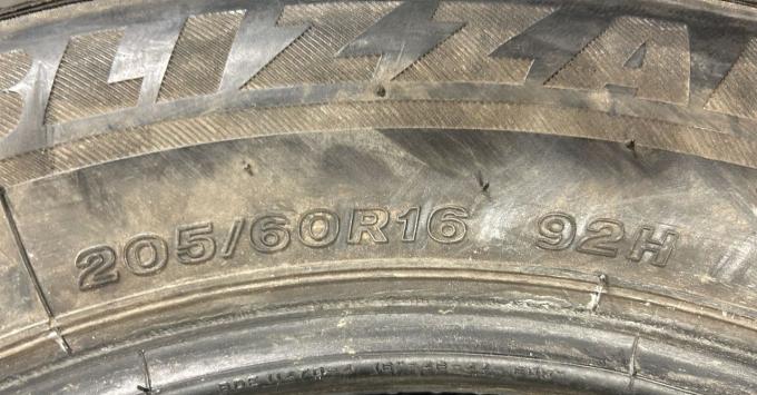 Bridgestone Blizzak LM-32 205/60 R16 92H