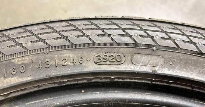 Nokian Tyres WR Snowproof P 235/45 R18 98V