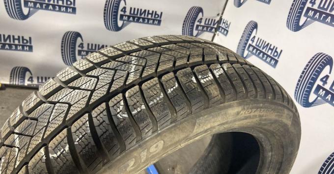 Pirelli Winter Sottozero 3 235/50 R19 99H