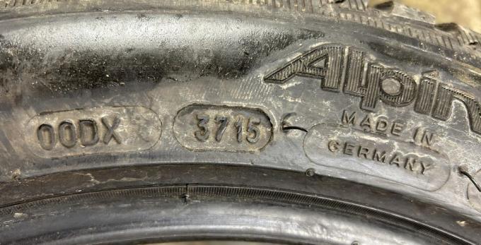 Michelin Alpin 5 215/45 R16 91H