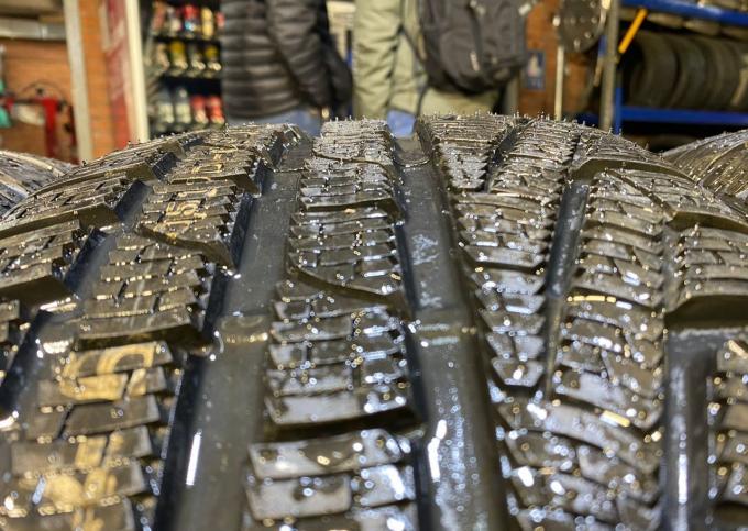 Pirelli Winter Sottozero 240 Serie II 235/45 R18 94V