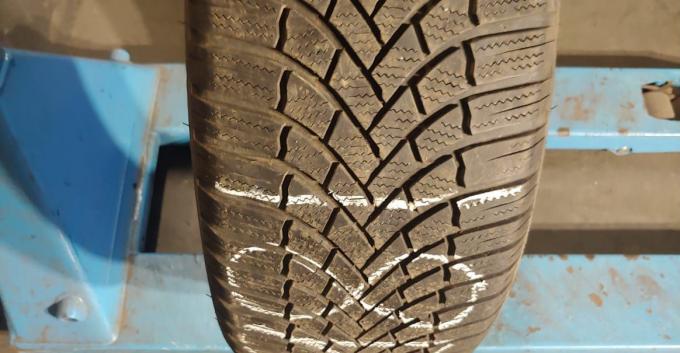 Bridgestone Blizzak LM-005 235/50 R19 103V