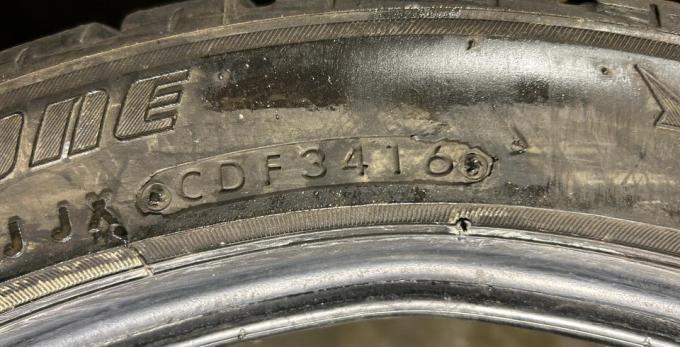 Bridgestone Blizzak LM-25 245/40 R18 97V