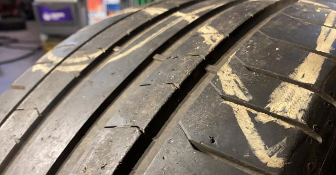 Pirelli P Zero PZ4 265/35 R20 99Y