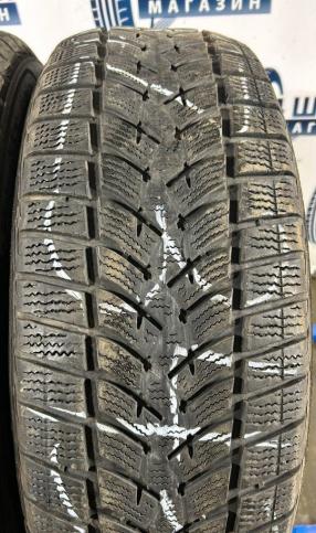 Goodyear UltraGrip Performance+ SUV 215/60 R17 96H