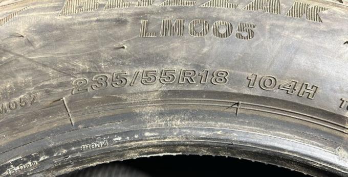 Bridgestone Blizzak LM-005 235/55 R18 104H