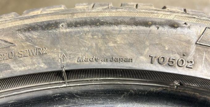 Bridgestone Blizzak LM-25 245/40 R18 97V