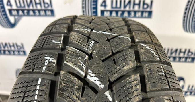 Goodyear UltraGrip Performance SUV Gen-1 225/65 R17 102H