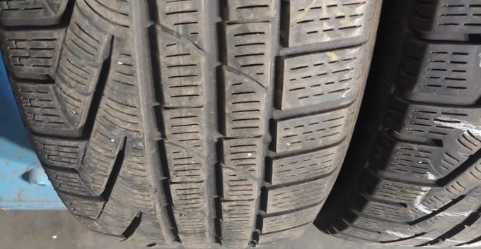 Pirelli Winter Sottozero 210 Serie II 235/50 R19 103H